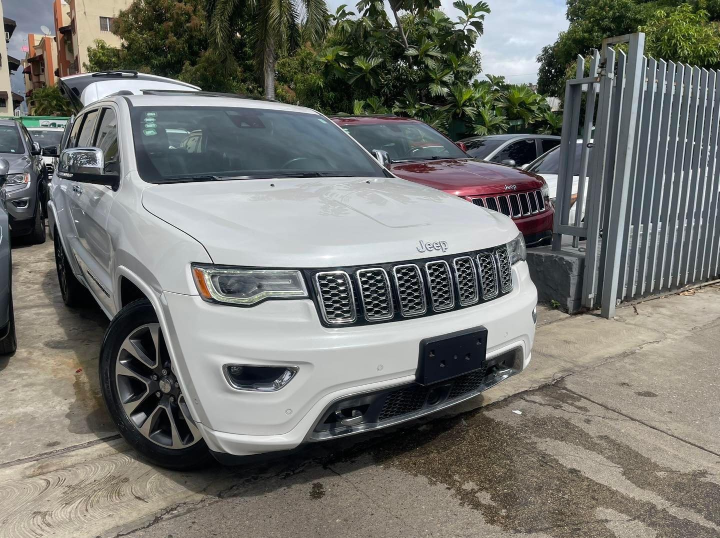 jeepetas y camionetas - JEEP GRAND CHEROKEE OVERLAND 2017 5