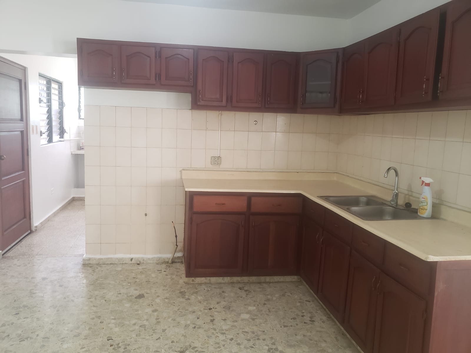 apartamentos - ALQUILO APTO VACÍO ARROYO HONDO ll , 2 HAB, PISO3, $ 32,000 6