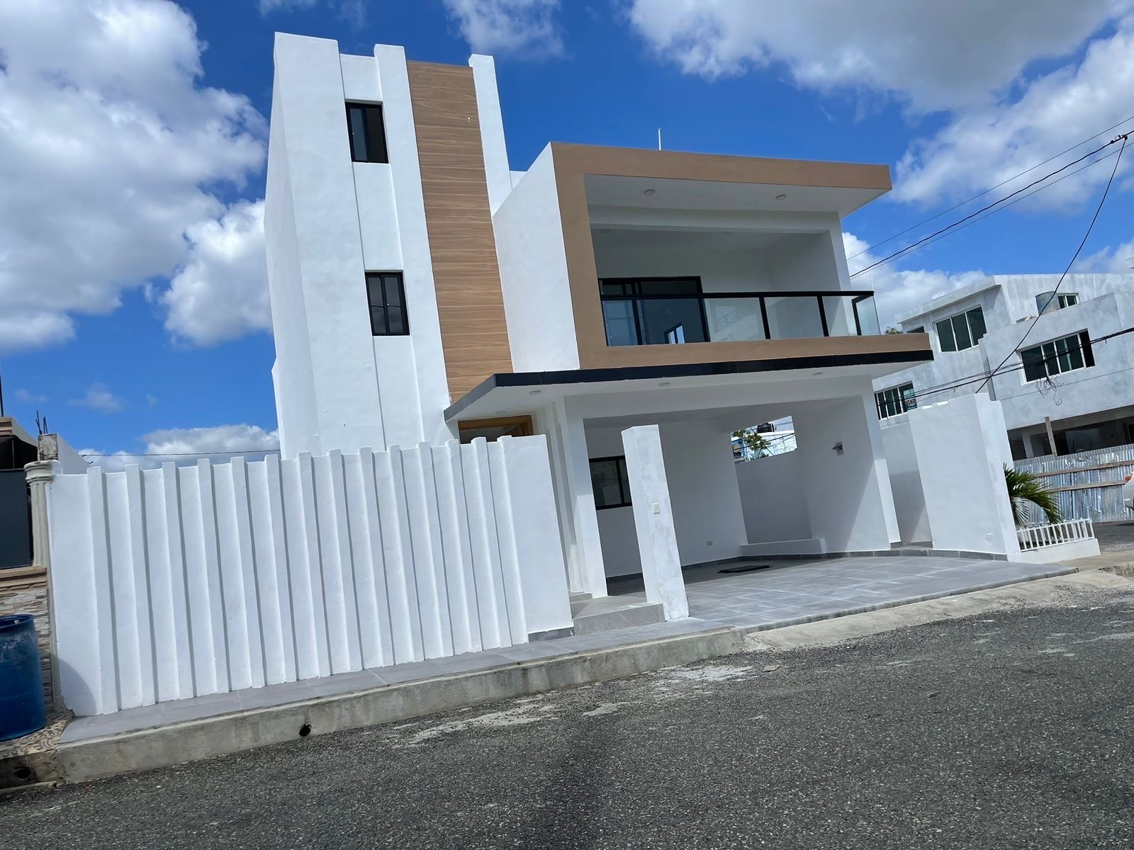 casas - venta de casa en la autopista de san Isidro brisa oriental Santo Domingo este  3