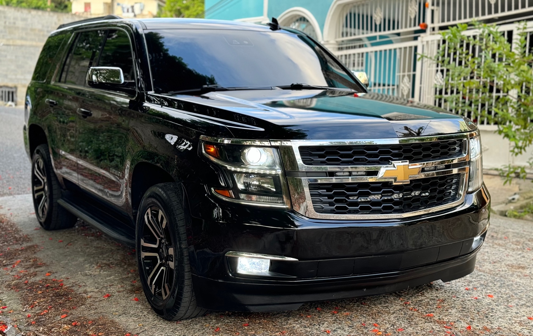 jeepetas y camionetas - Chevrolet tahoe LT 4X2 3 Filas 2020 1