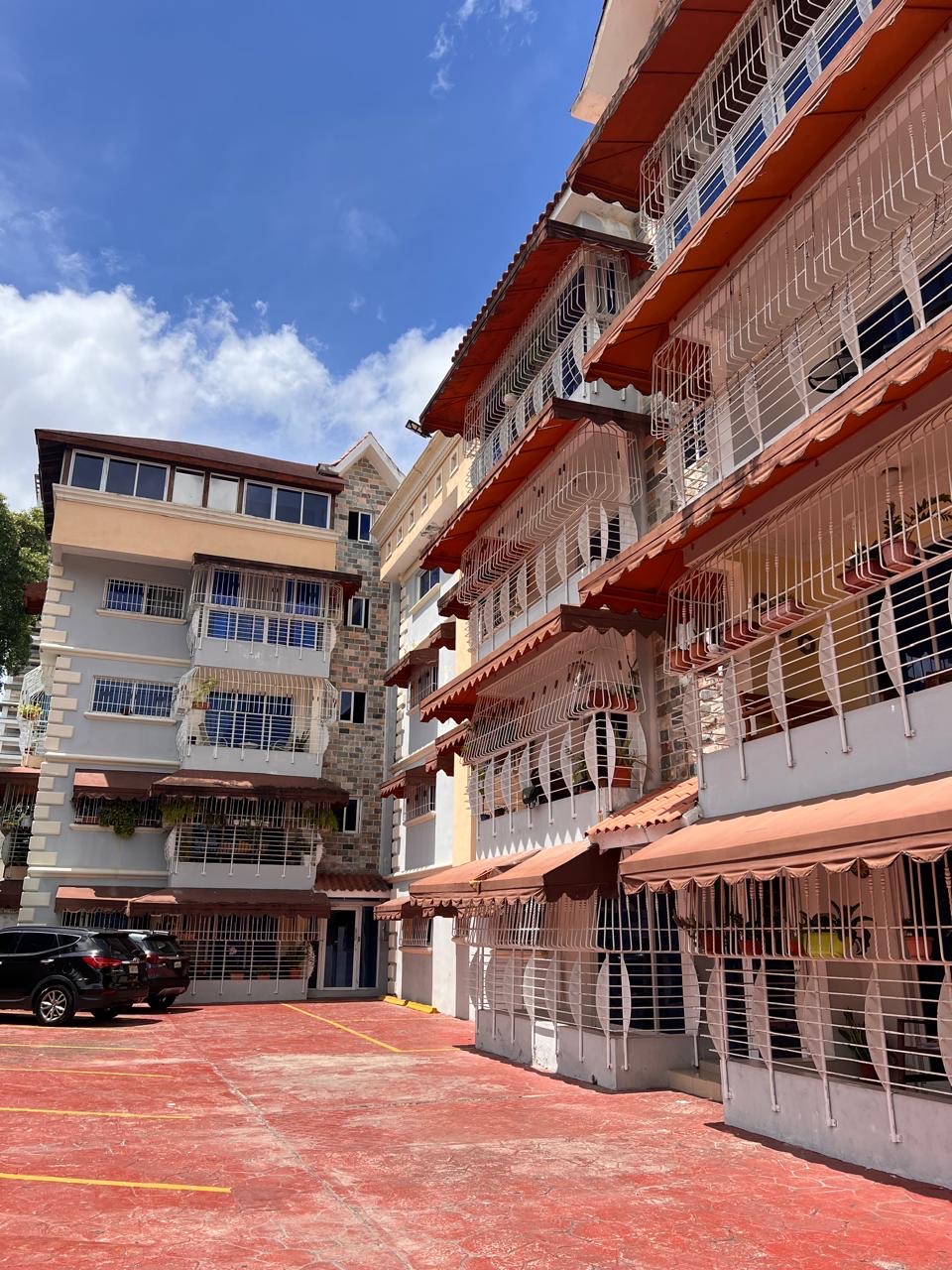 apartamentos - venta de apartamento en Alma Rosa 1 4to piso sin ascensor Santo Domingo este 