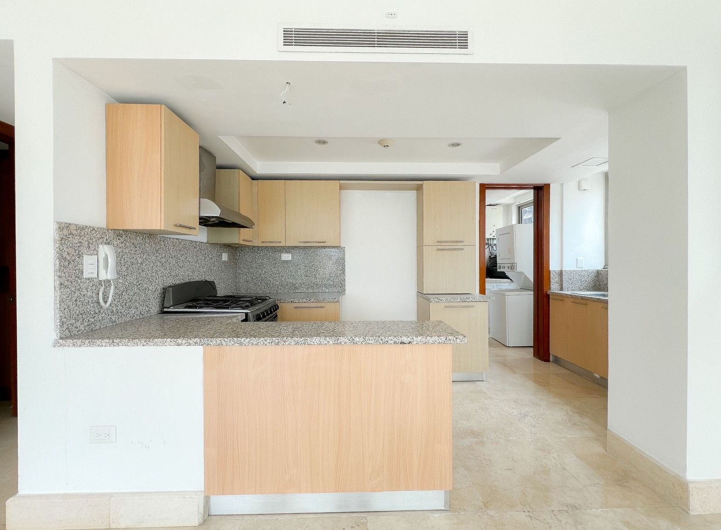 apartamentos - Piantini, Apto. de 2 Habs + Estudio Elegancia y Luminosidad en Piso Alto 2