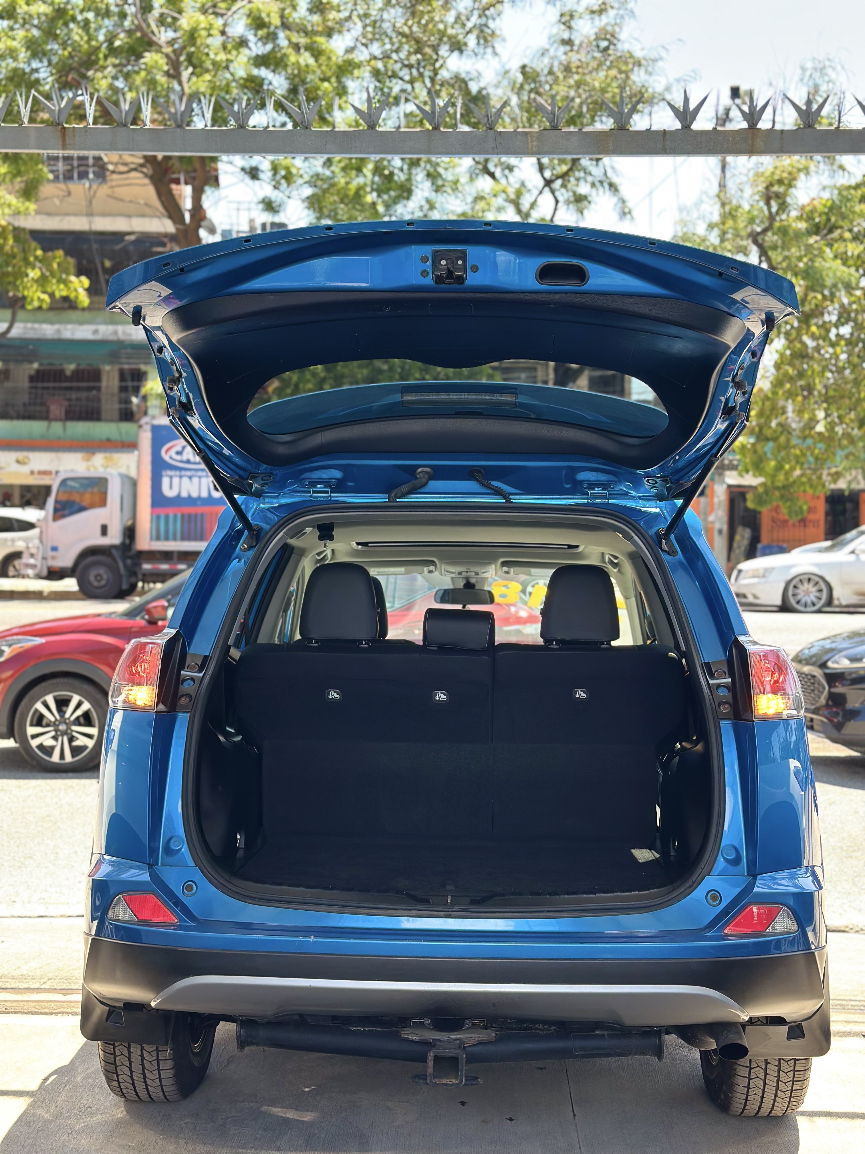jeepetas y camionetas - 2018 Toyota RAV4 XLE AWD CLEAN CARFAX 9