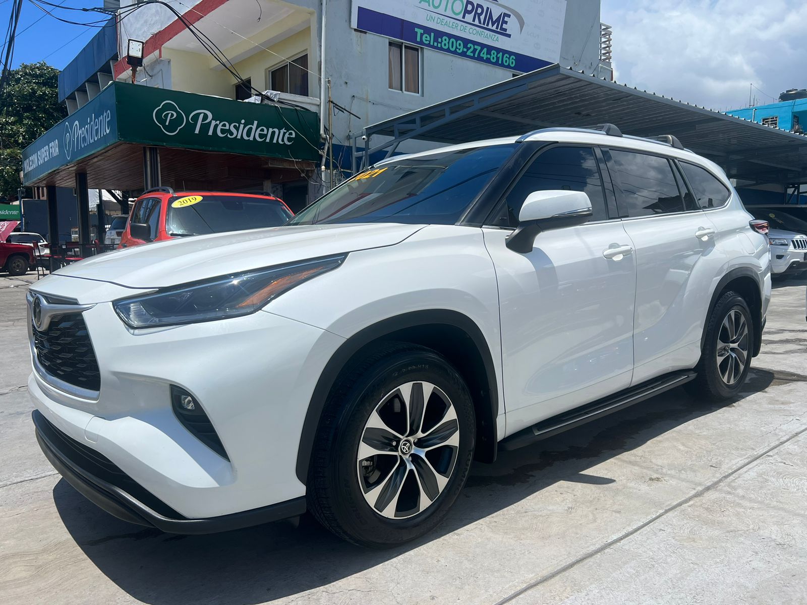 jeepetas y camionetas - Toyota Highlander XLE 2021