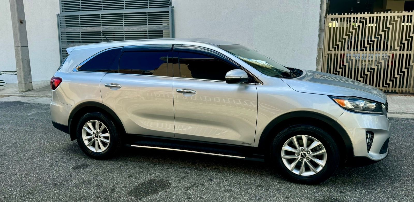 jeepetas y camionetas - Kia Sorento LX 2019 5