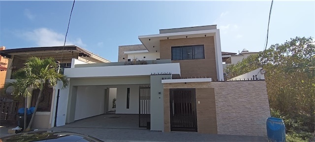 casas - Venta de casa de dos niveles en la autopista de san Isidro Santo Domingo este