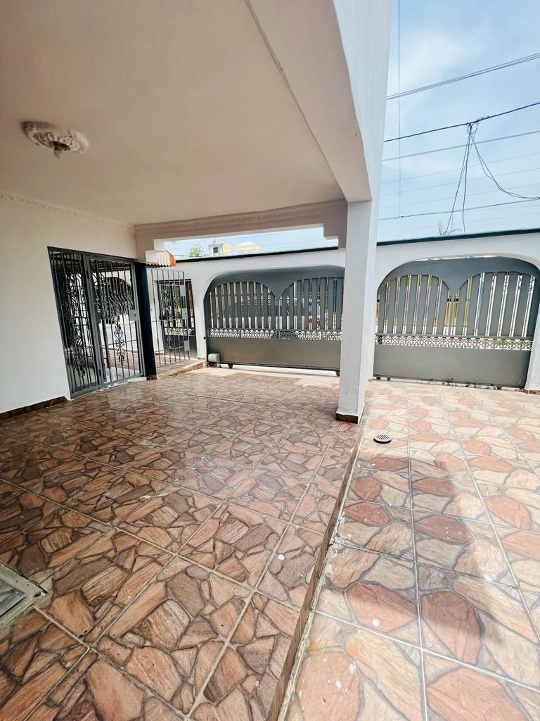 apartamentos - VENDO DE OPORTUNIDAD  RESIDENCIA DE 2 NIVELES PRÓXIMA A LA AVE. CHARLES DE GAULL 5