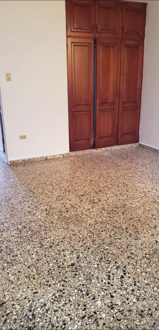 apartamentos - Alquiler av Anacaona
1er piso
2 hab,2b y 1 p
Balcón,
RD$40,000(Incluye mant 3