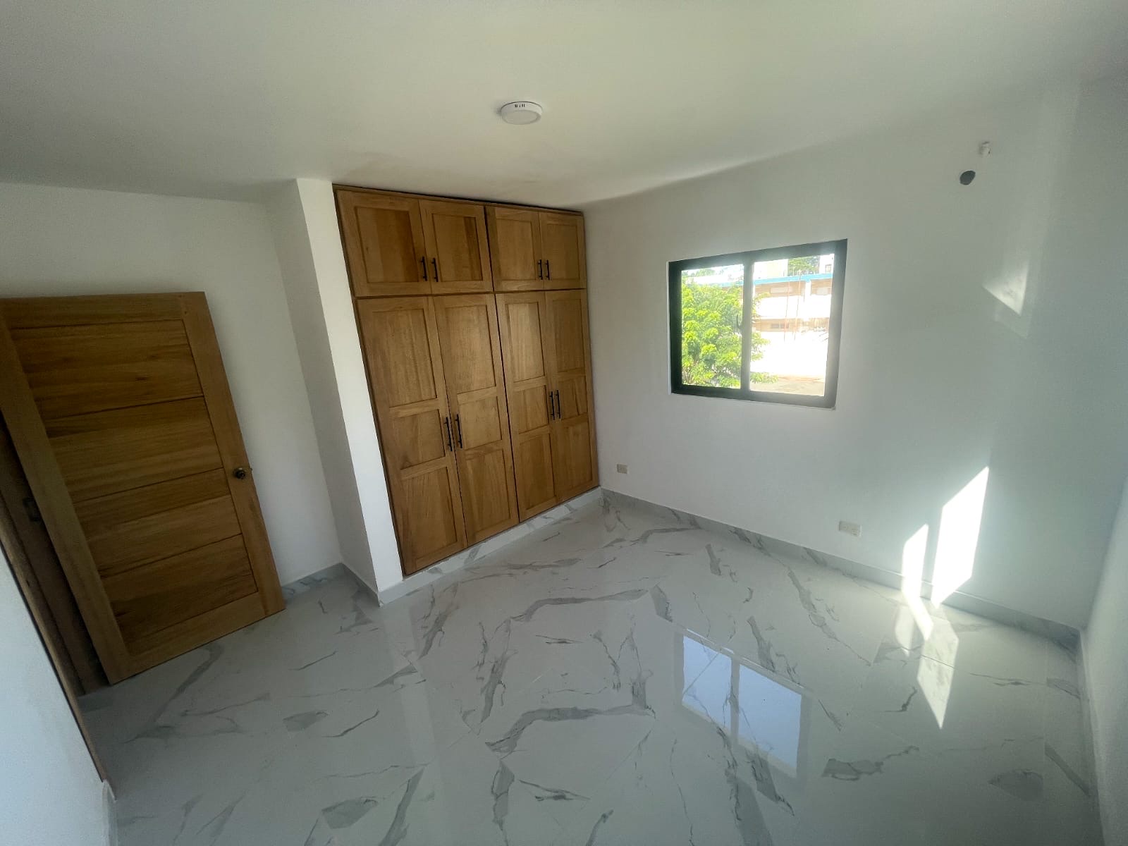 casas - venta de casa en la autopista de san Isidro brisa oriental Santo Domingo este  5