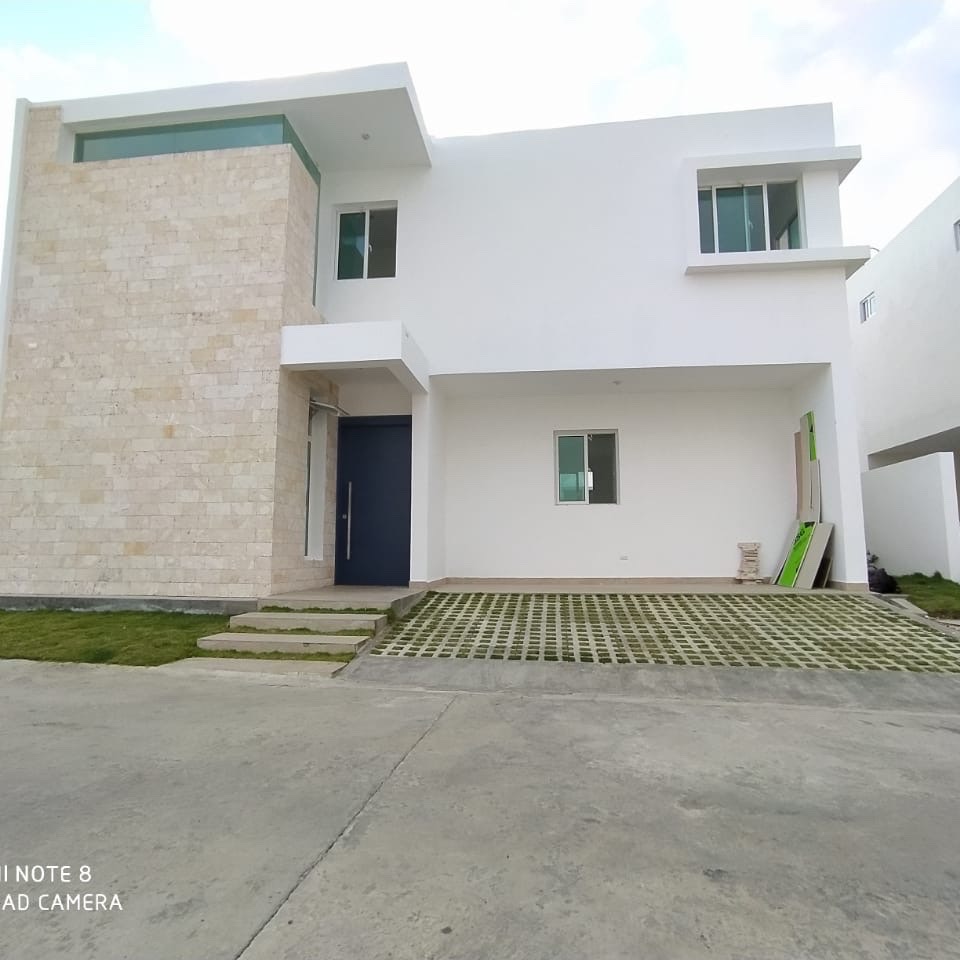 casas - casa de alquiler y venta en proyecto cerrado, Cerro Hermoso.