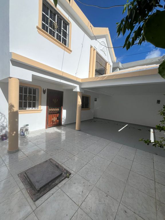 casas - Casa en venta Alma Rosa II, Sto. Dgo. Este 5