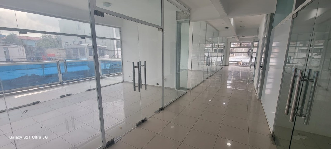 oficinas y locales comerciales - Vendo Plaza Comercial En La Mejor Zona De Boca Chica En 2da Línea De Playa PD257 3