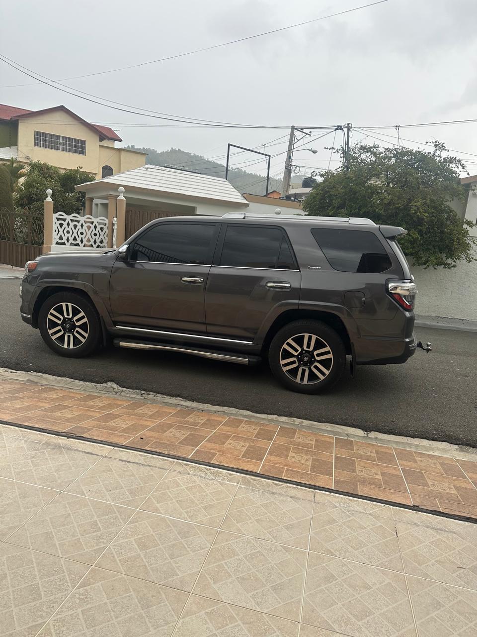 jeepetas y camionetas - Toyota 4runner limited 2014 1