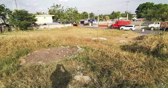 solares y terrenos - Terreno comercial en la 27 de febrero a 5 minutos del supermercado nacional 2