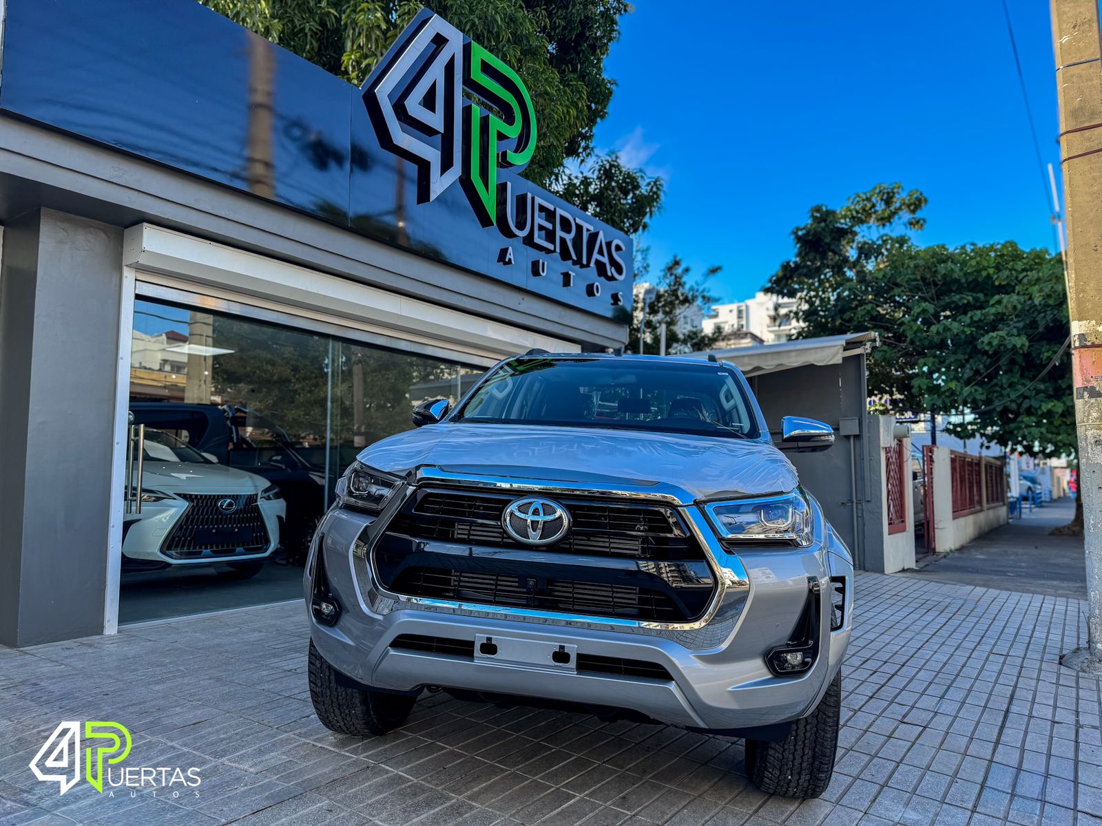 jeepetas y camionetas - TOYOTA HILUX 4X4 1