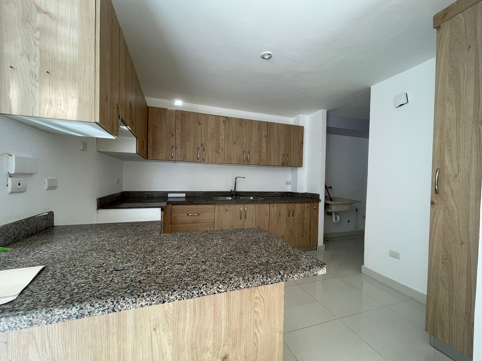 apartamentos - APARTAMENTO EN AV. HISPANOAMERICANA EN VENTA. 2