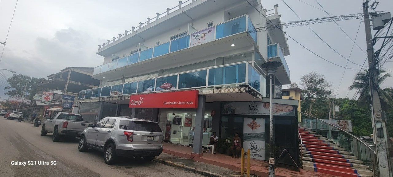 oficinas y locales comerciales - Vendo Plaza Comercial En La Mejor Zona De Boca Chica En 2da Línea De Playa PD257