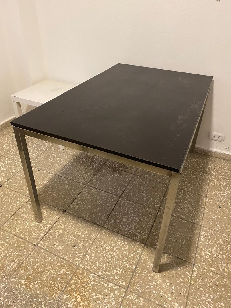 muebles y colchones - mesa cuadrada con base y vidrio de 8 personas sin sillas 2