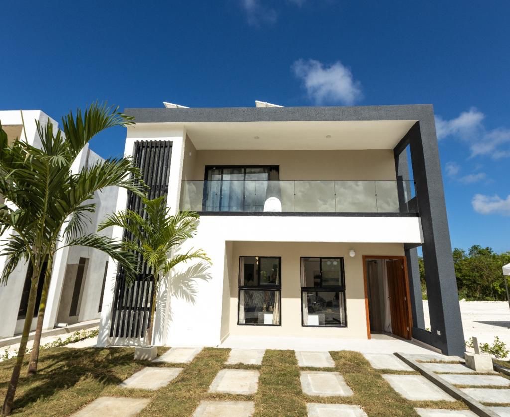 casas vacacionales y villas - Venta de villas de lujo en bávaro Punta cana de 2 y 3 hab zona turística 