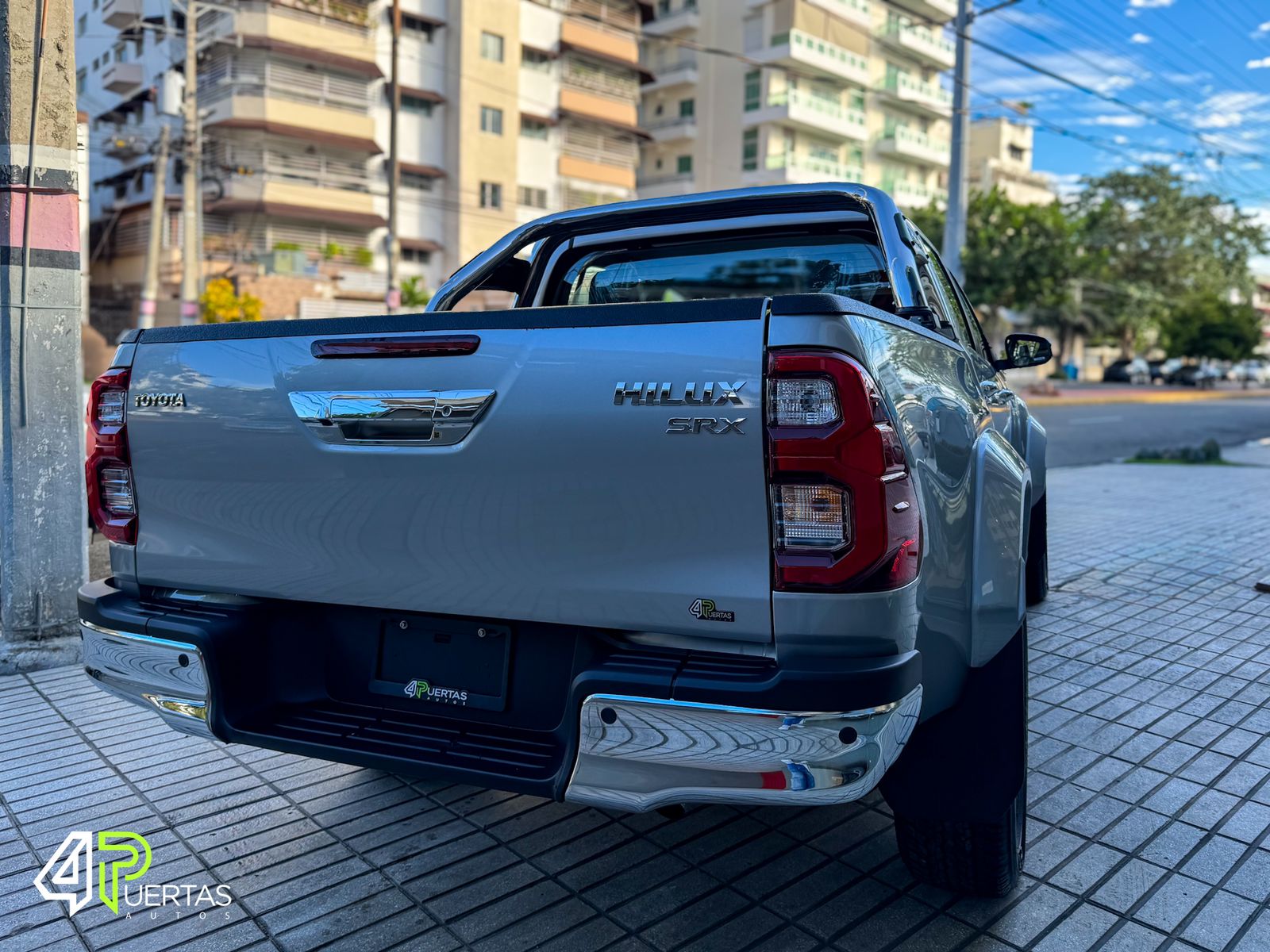 jeepetas y camionetas - TOYOTA HILUX 4X4 2