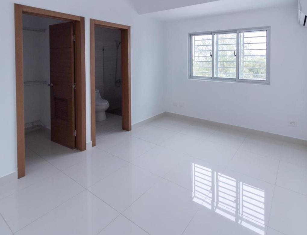 apartamentos - Apartamento con línea blanca en alquiler en Urb. Real U$S 1,350 4