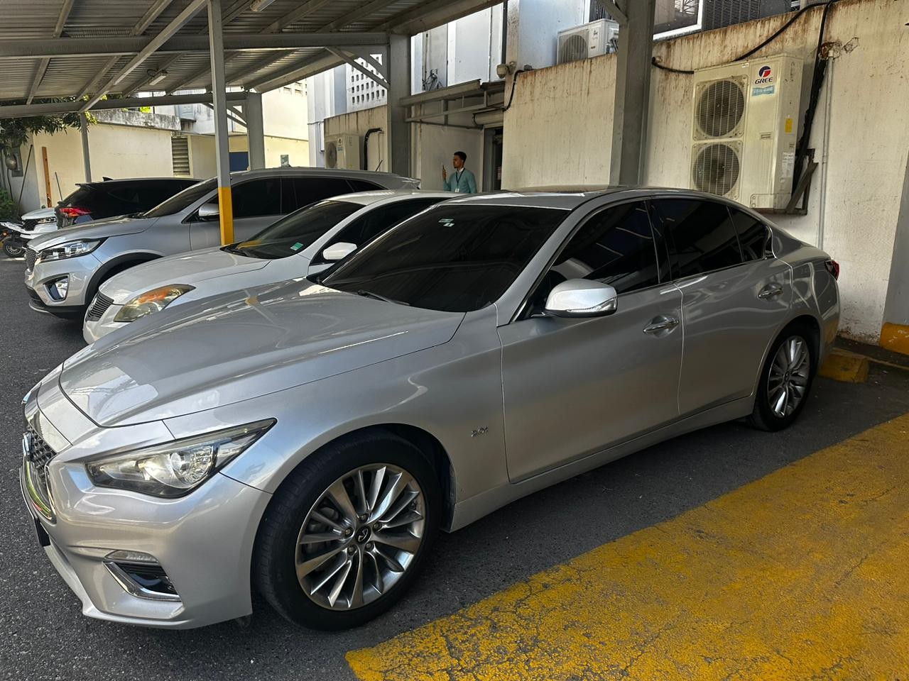 carros - Carro Infiniti Q50 - 2018 - En excelentes condiciones!!! 3