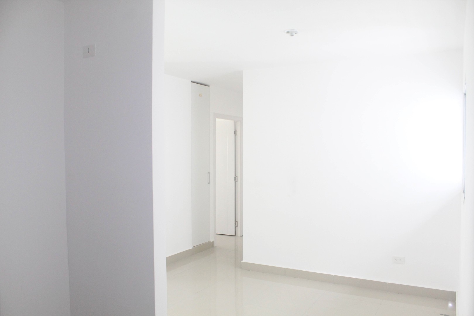 apartamentos - Descubre la comodidad y amplitud de este bello apartamento en la Jacobo Majluta. 2