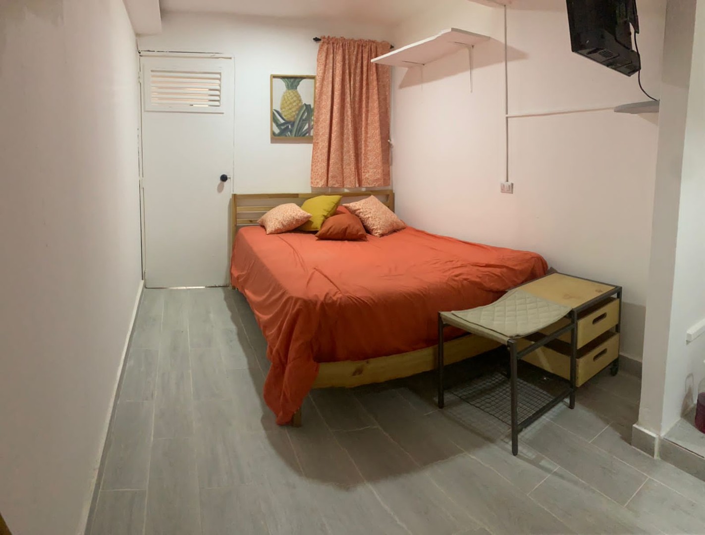 apartamentos - Alquilo cómodo aparta estudio amueblado y recién remodelado