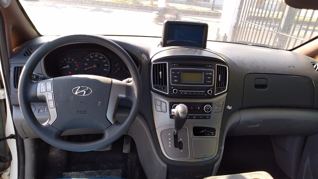 jeepetas y camionetas - HYUNDAI GRAND STAREX 2020 NEGRADESDE: RD$ 1,750.100 2