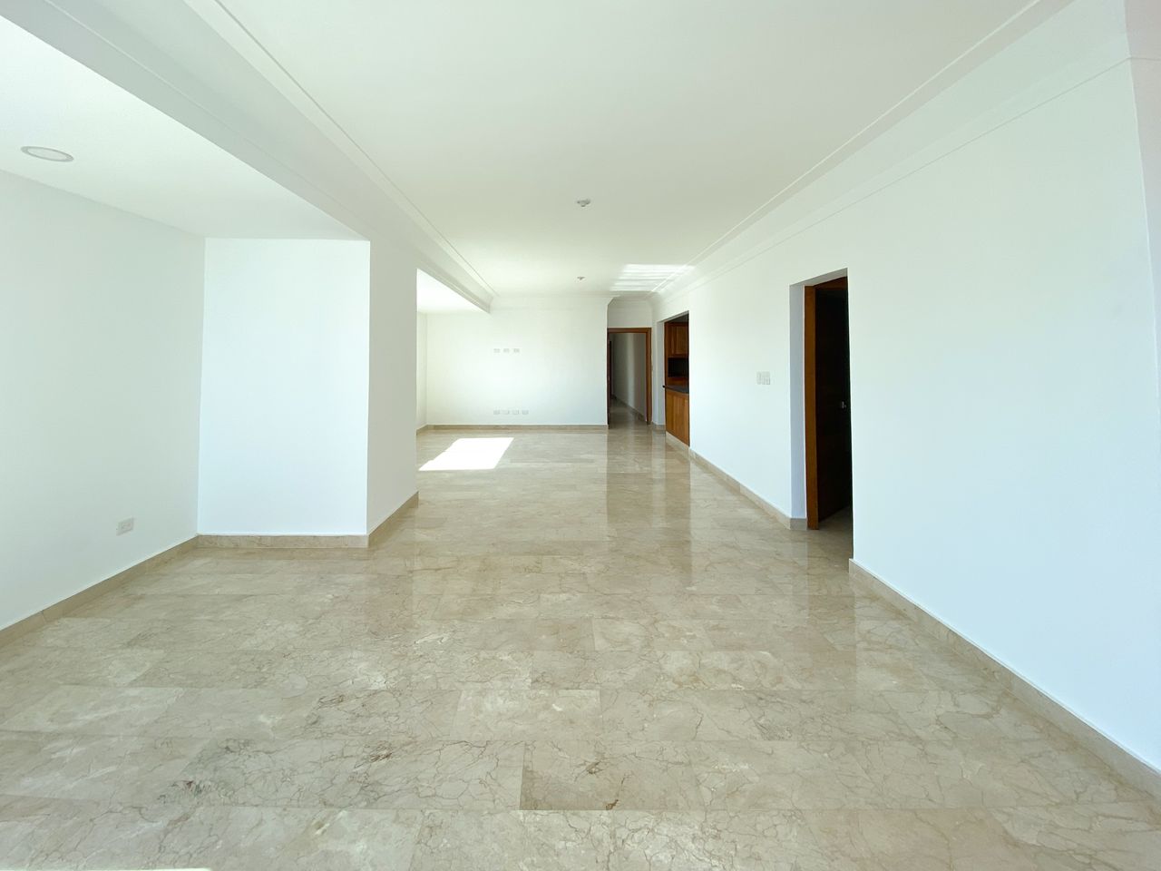 apartamentos - Tercer piso Urb. Real, Distrito Nacional  2