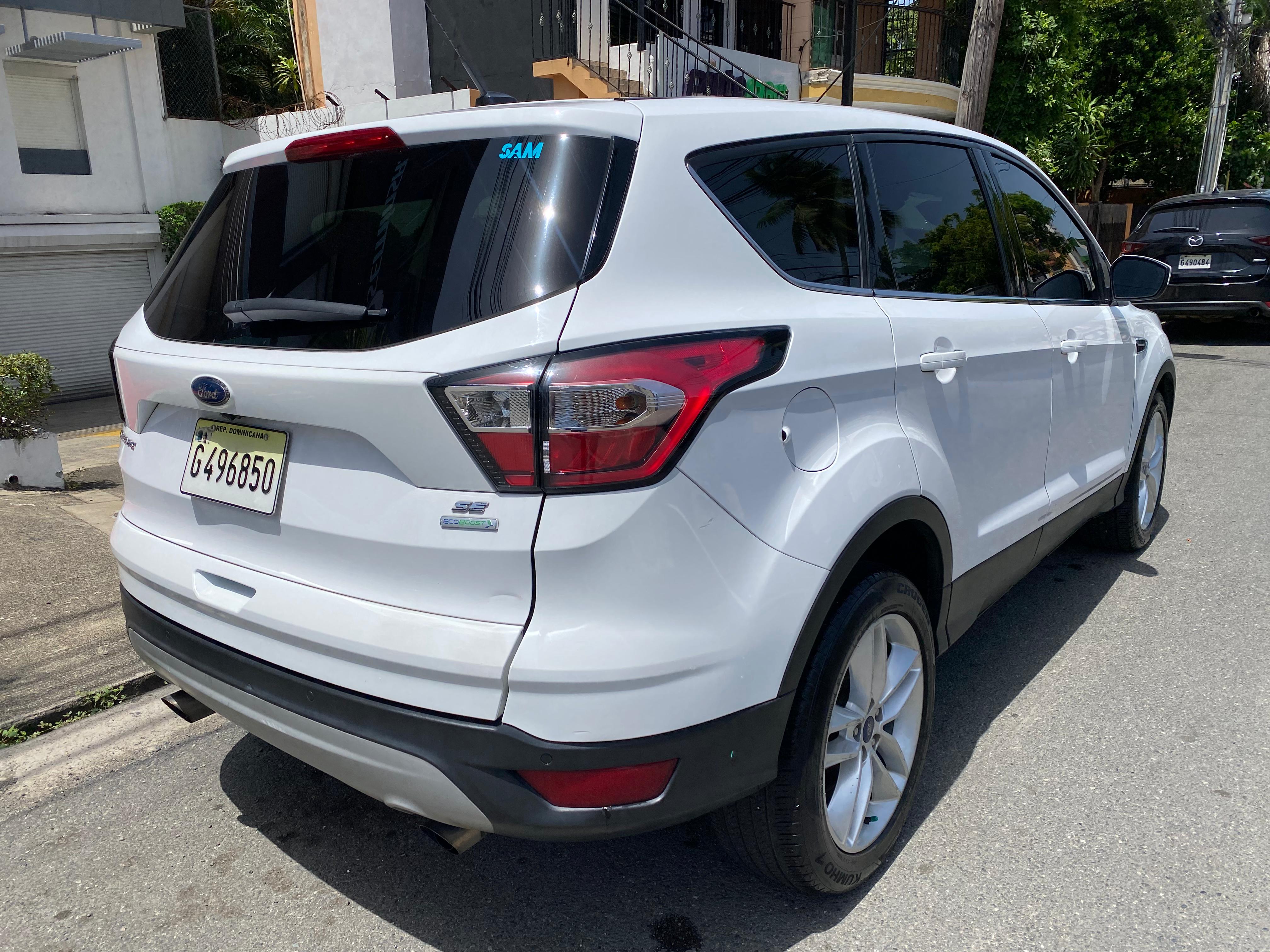 jeepetas y camionetas - Ford Escape SE 2017 7