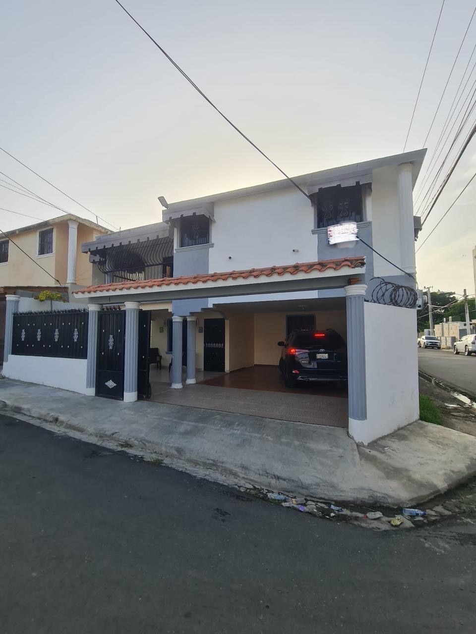 casas - venta de casa en Reparto los 3 ojos Santo Domingo este este  1