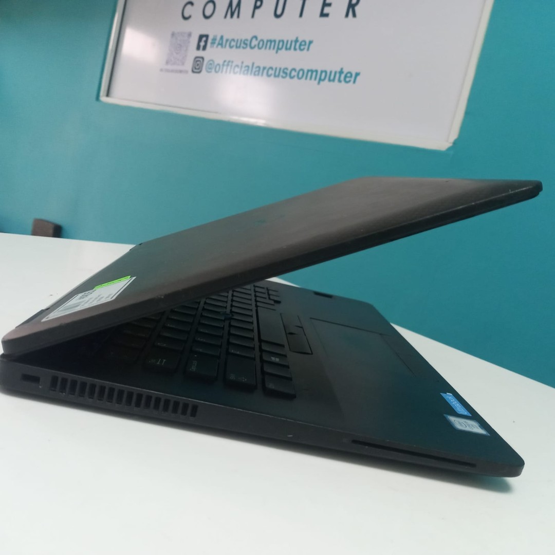 computadoras y laptops - Laptop, Dell Latitude E7470 / 6th Gen, Intel Core i5 / 8GB DDR4 / 128GB SSD	
 7