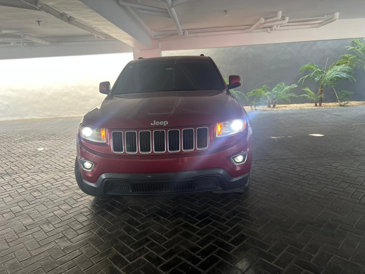 jeepetas y camionetas - Jeep Gran cherokee Laredo 2014  nitida