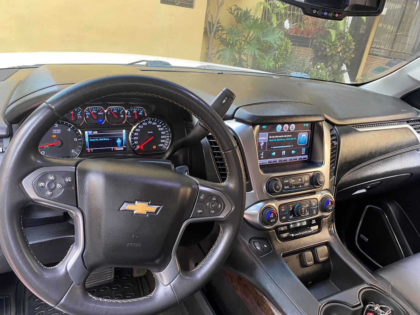 jeepetas y camionetas - Chevrolet tahoe 2015 blanca interior negro como nueva 