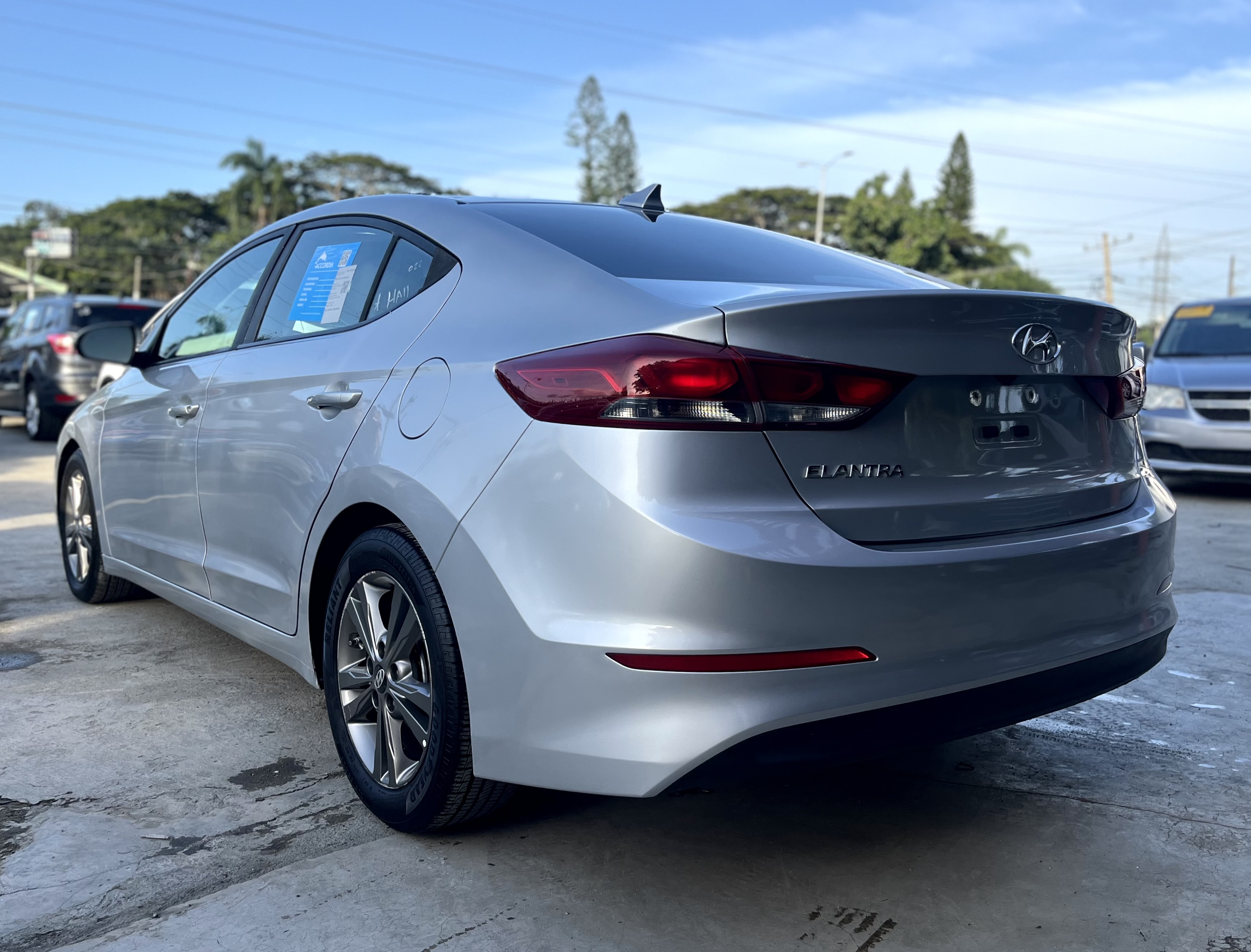 carros - Hyundai Elantra 2018  1