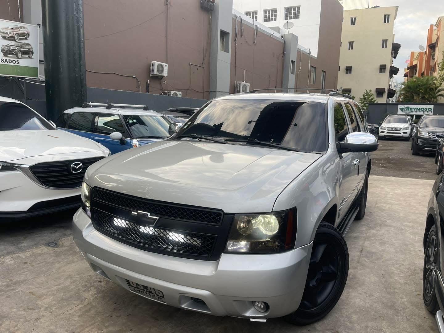 jeepetas y camionetas - CHEVROLET TAHOE LTZ 2010 Negociable 1