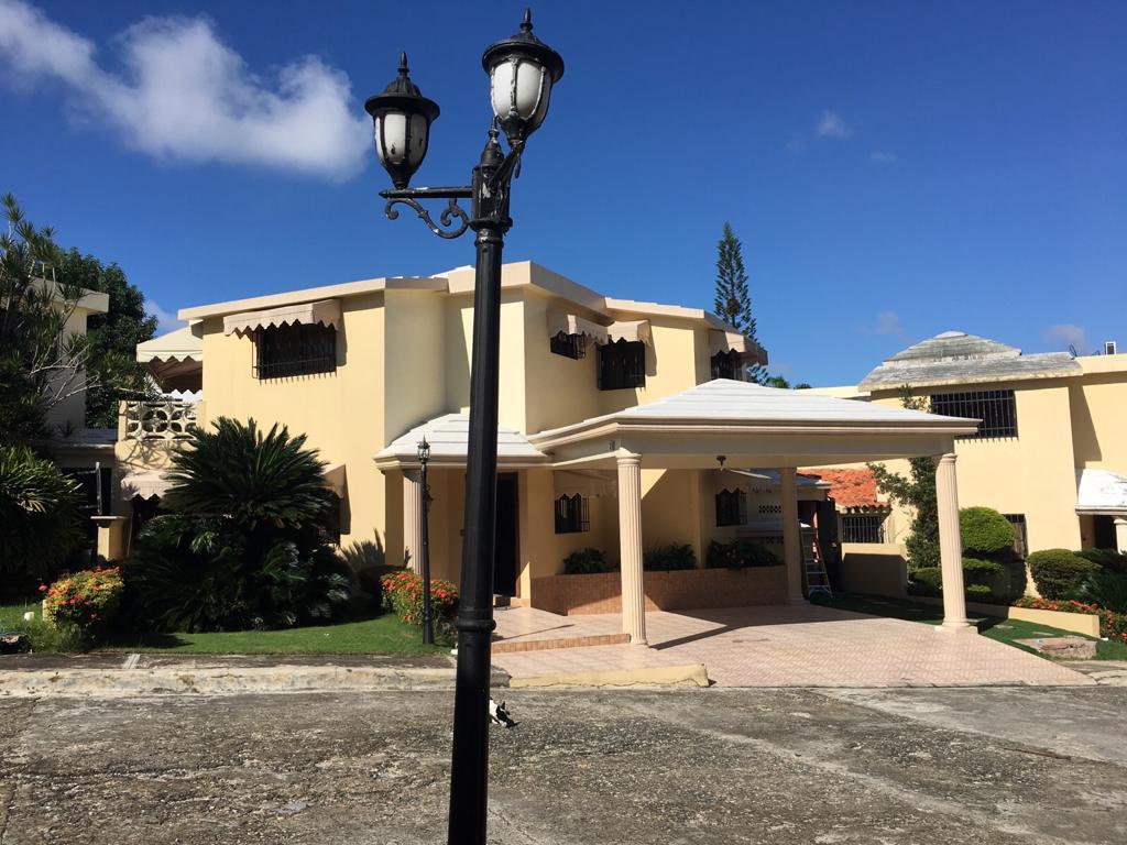 casas - Casa en Venta, Altos De Arroyo Hondo