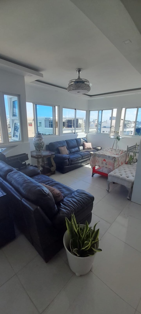 penthouses - Vendo penthouses en mirador sur 
429. Mts2. 
Vista al mar 
Us$ 445,000  0