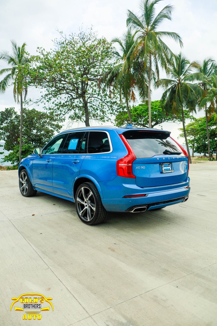 jeepetas y camionetas - Volvo XC90 T5 R-Desing 2019 Recien Importada Clean 3