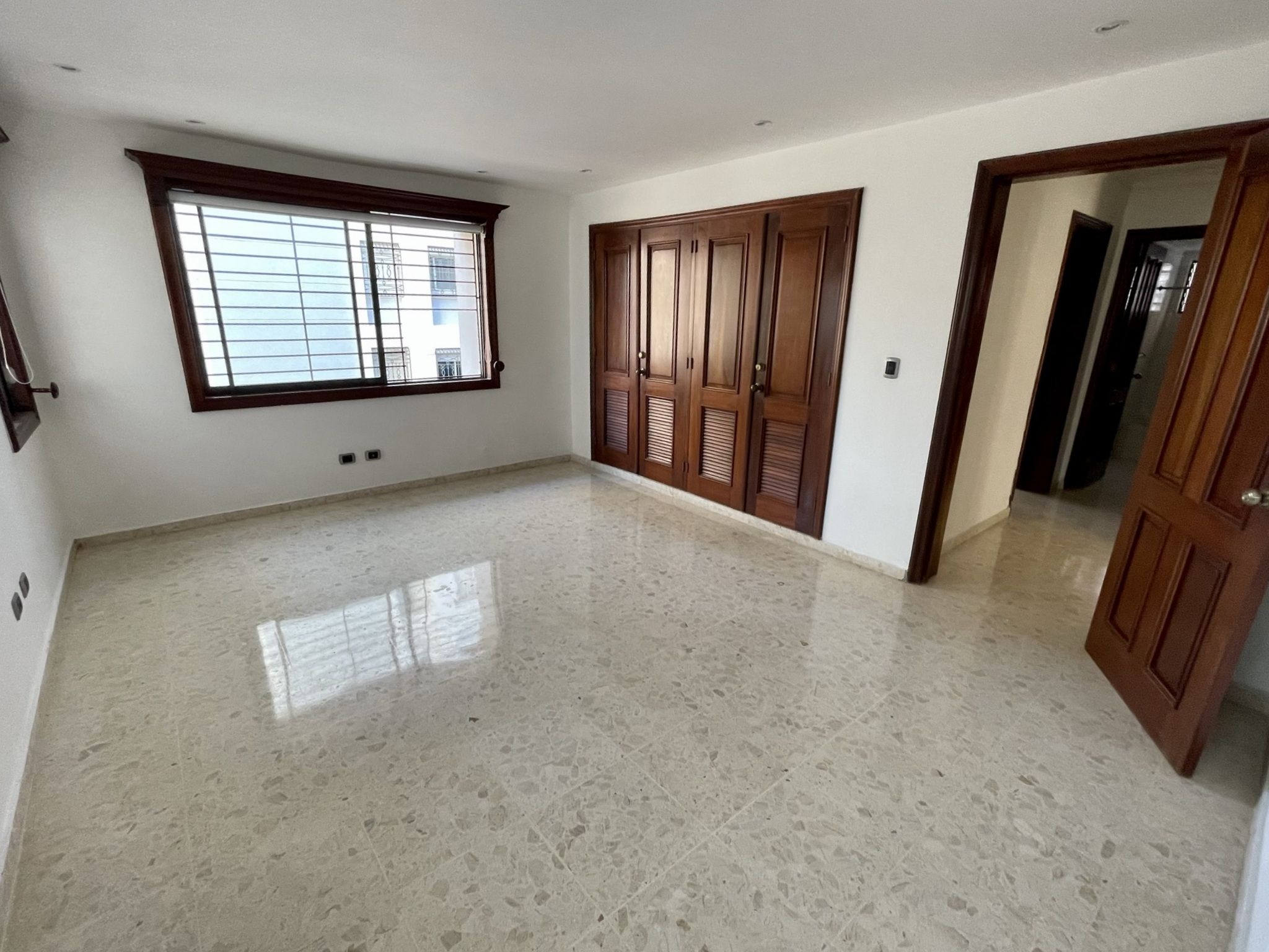 apartamentos - Alquiler Apartamento con Línea Blanca Detrás de BlueMall en Piantini 3