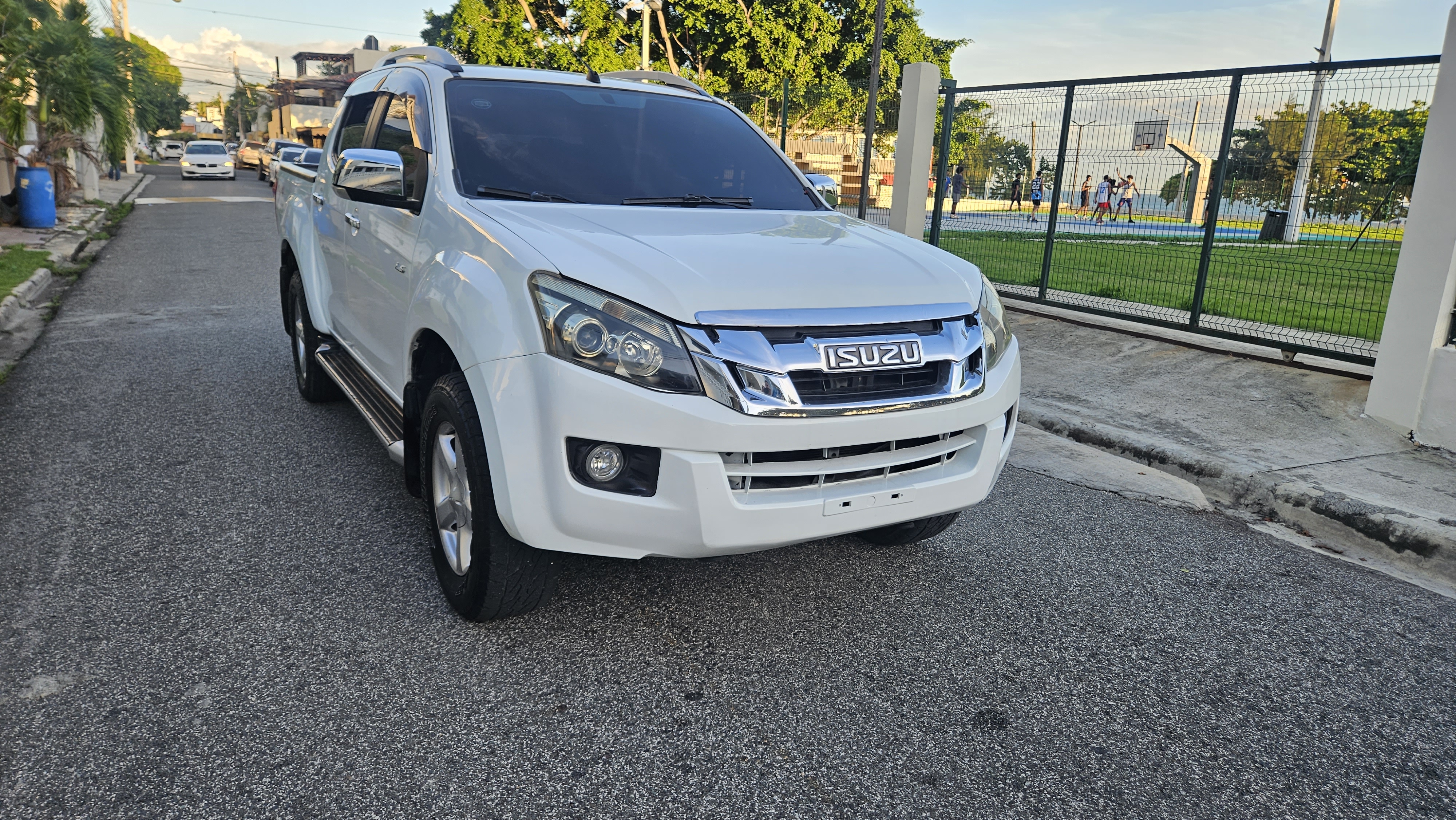 jeepetas y camionetas - Isuzu dmax full 2014 3.0 5