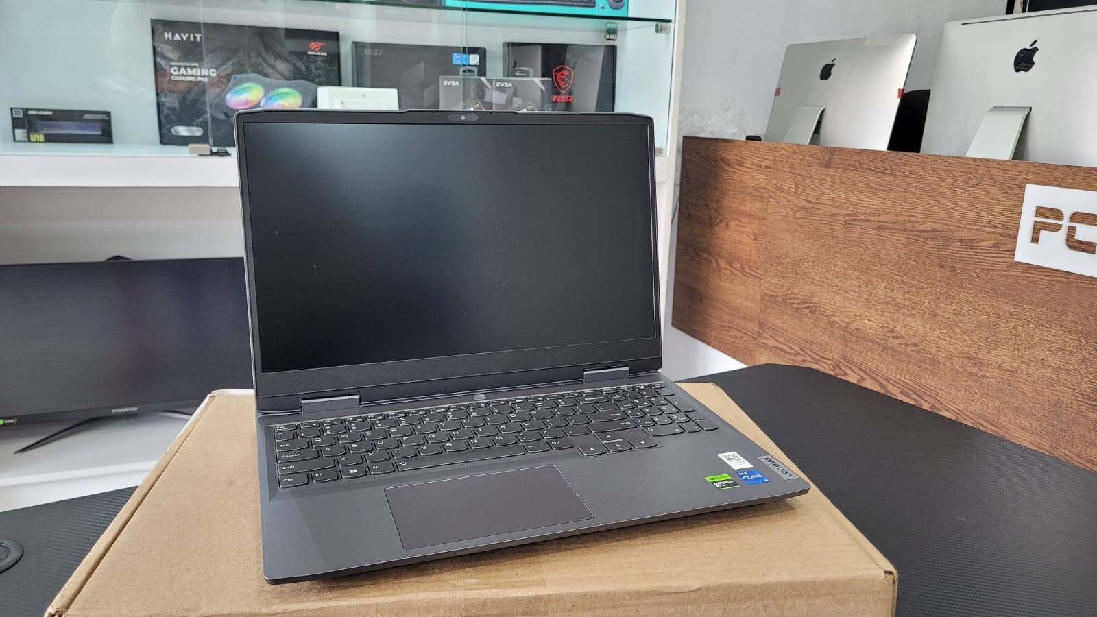 computadoras y laptops - Lenovo Loq  15" INTEL Core i5-12VA NVIDIA  RTX 3050 8GB RAM 512GB SSD 