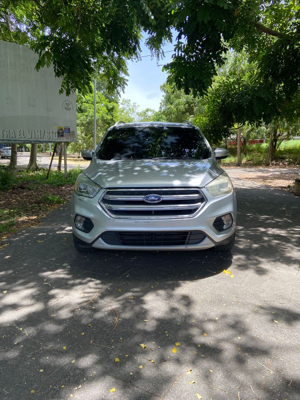 jeepetas y camionetas - Ford escape 2017 titanium 2