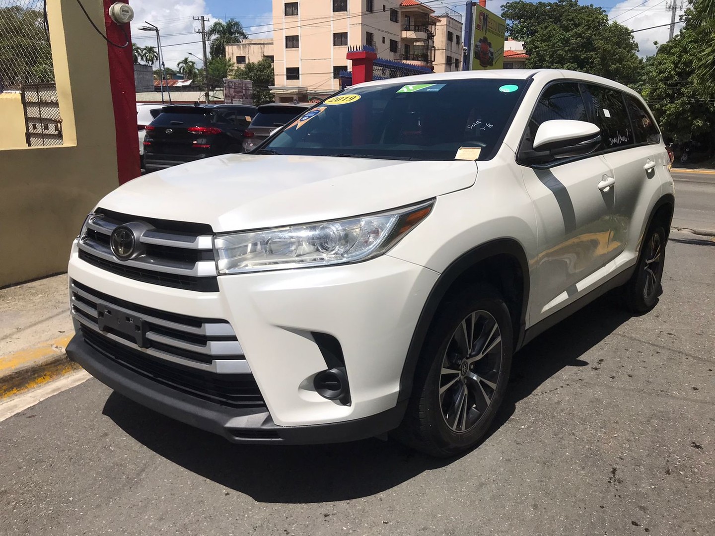 jeepetas y camionetas - TOYOTA HIGHLANDER LE 2019 2