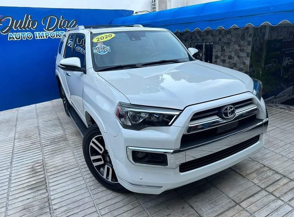 jeepetas y camionetas - 2020 Toyota 4Runner Limited (4x4)Americana tres fila de asientosClean Carfax. 1