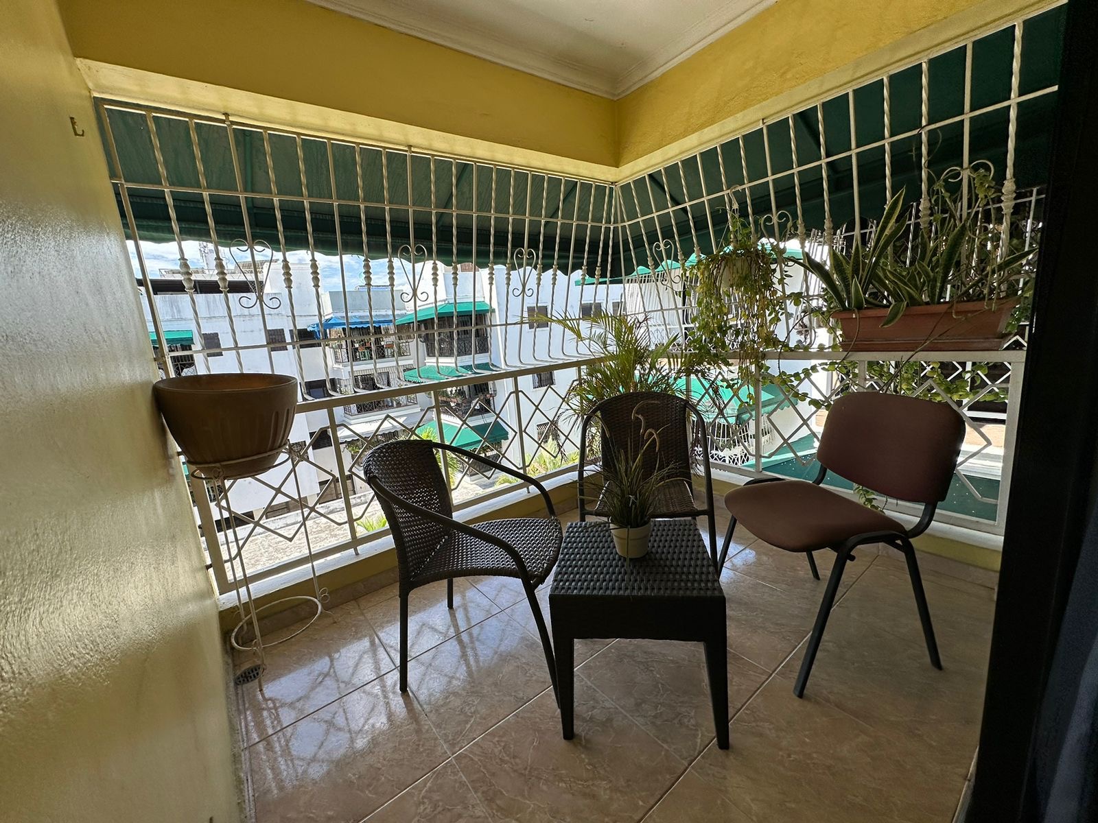 apartamentos - Vendo en el Millón  a una esquina de la Núñez , pi 1