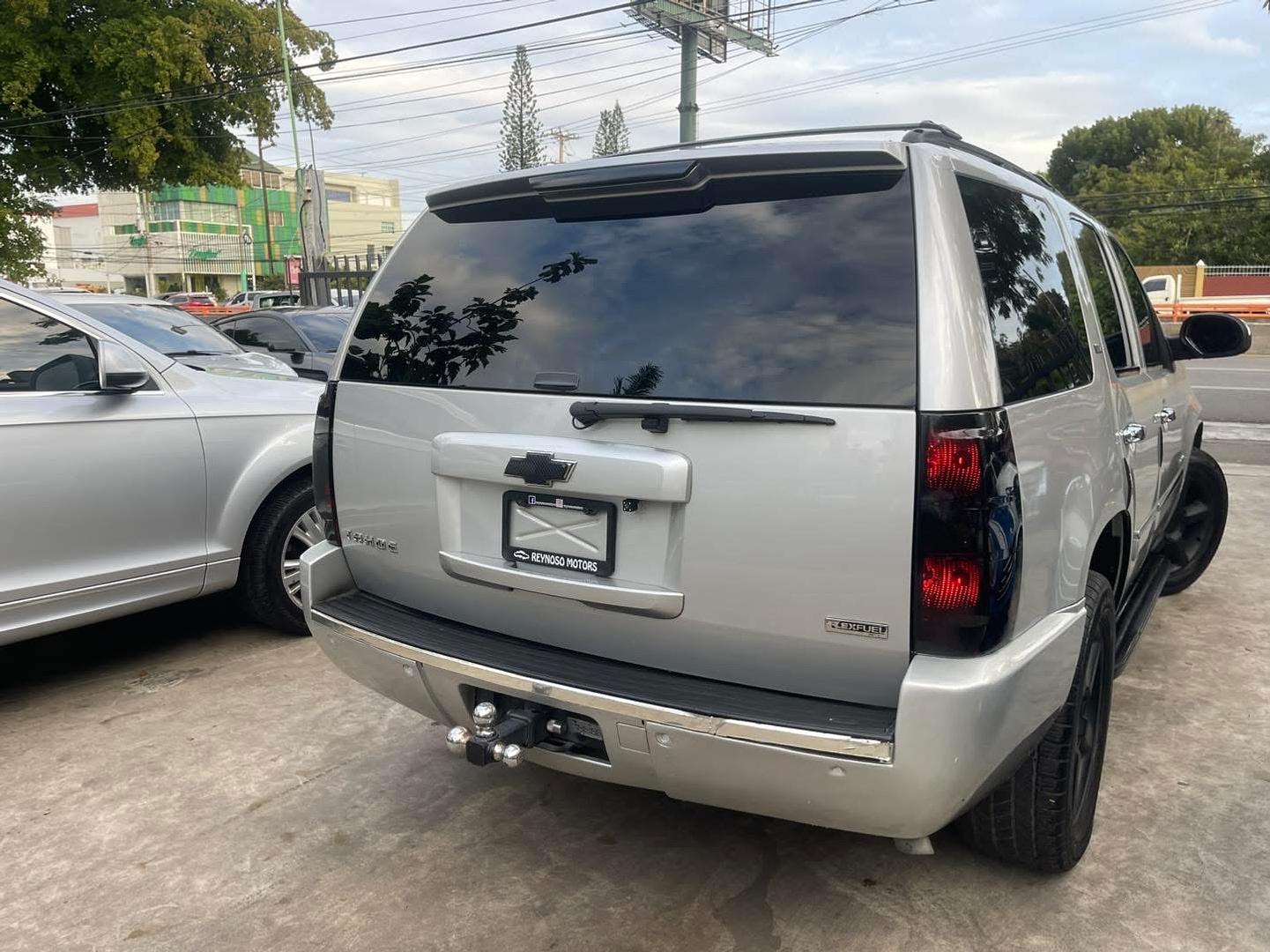 jeepetas y camionetas - CHEVROLET TAHOE LTZ 2010 Negociable 4