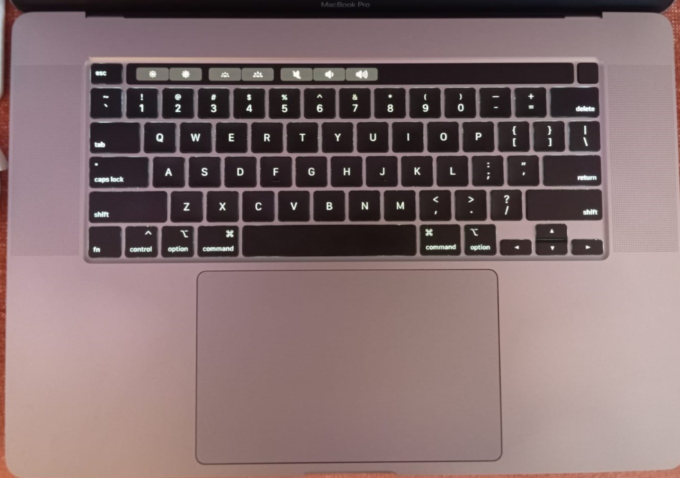 computadoras y laptops - MacBook Pro 2019 16"/i7/16GBRAM/512GB SSD 4