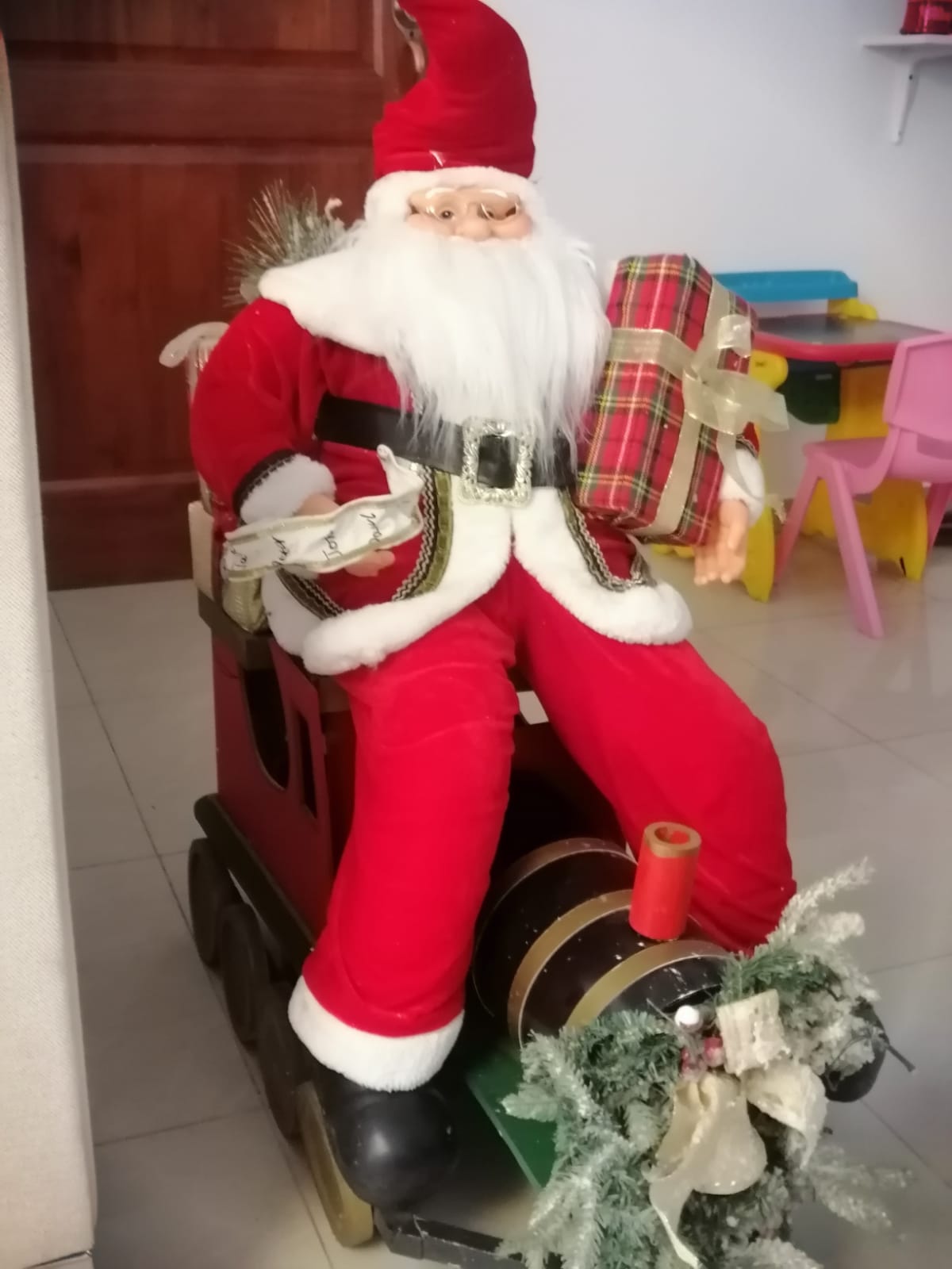 decoración y accesorios - Santa Claus en su trineo Con luz y canciones navideñas  5